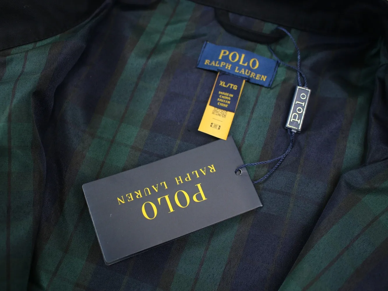 🅿️350 Ralph Lauren's new 2024 classic old money style stand collar executive zipper jacket 1️⃣Selected from high-quality original developed pure cotton fabrics, with customized plaid lining inside, the overall wear effect is very soft and comfortable, 2️⃣The workmanship details are perfectly controlled, the chest is exquisitely embroidered with small logos, and the dropped shoulders are made of unique splicing technology to highlight your personality! The version is simple but not simple! 3️⃣ Complete with tag accessories, unisex design, and a very versatile jacket for men and women! Color: black, navy, khaki, green Size: S, M, L, XL